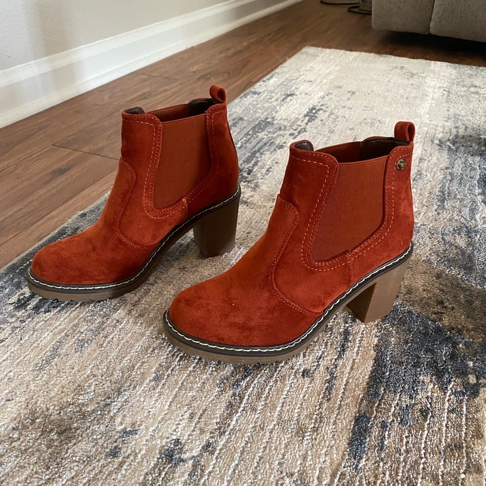 New Rust Boots - Picture 2 of 3